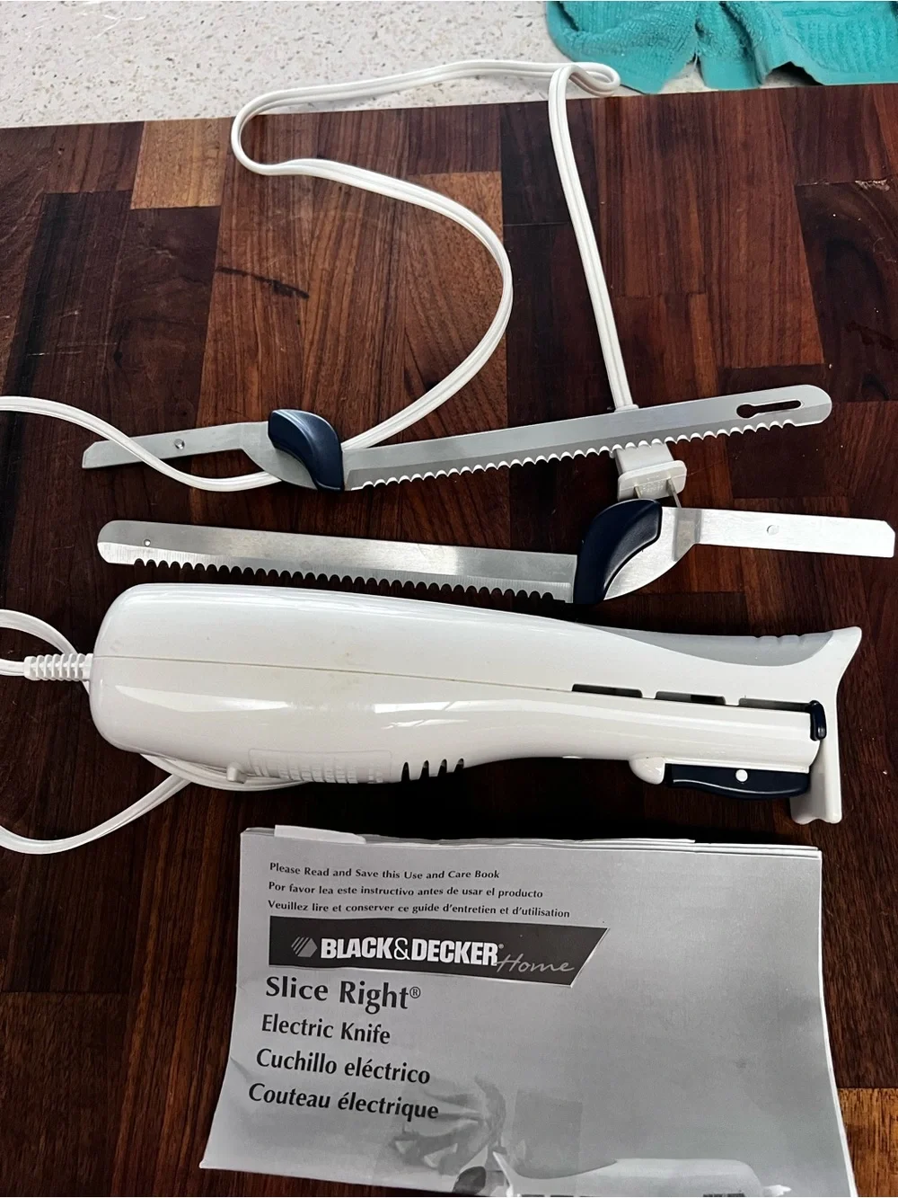Black & Decker White Electric Bread & Meat Slicer with Serrated Blades